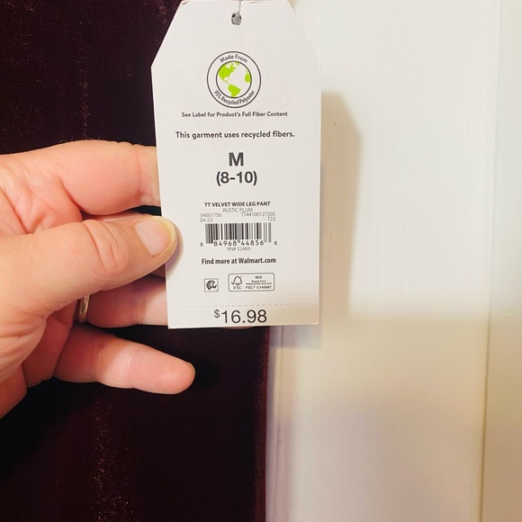 SOLD Wide Leg Velvet Burgundy Pants NWT size medium - Picture 2 of 6